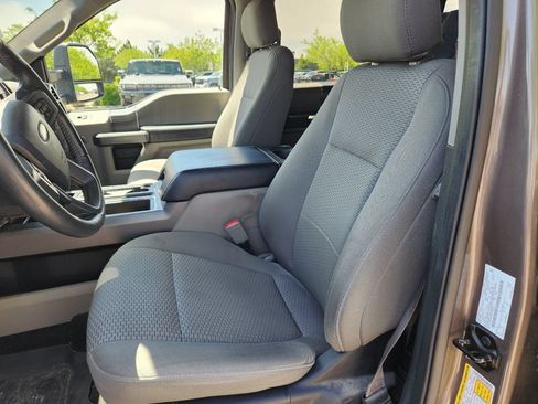 Used 2019 Ford F150 XLT w/ Equipment Group 302A Luxury AWD/4WD image 2