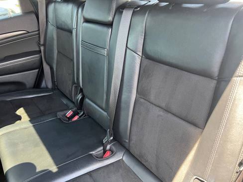 Used 2020 Jeep Grand Cherokee Laredo w/ Quick Order Package 2BN North image 14