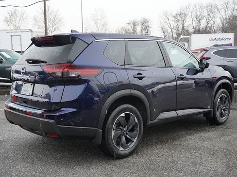 Used 2024 Nissan Rogue SV image 8