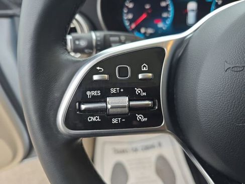 Used 2022 Mercedes-Benz GLC 300 4MATIC image 16