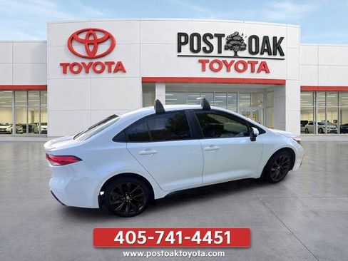 Used 2024 Toyota Corolla SE FWD image 5