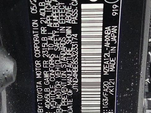 Used 2025 Toyota Corolla SE image 30