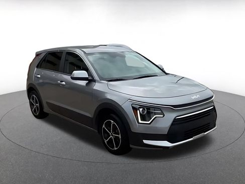 Used 2026 Kia Niro LX FWD image 3