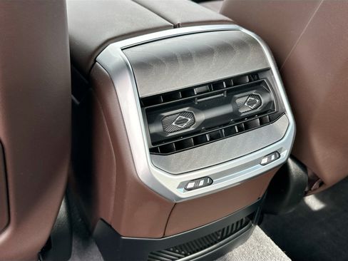 Used 2023 BMW 740i w/ Parking Assistance Package RWD image 26