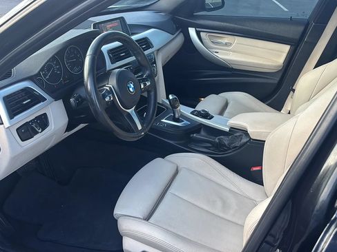 Used 2017 BMW 320i xDrive Sedan AWD/4WD image 4