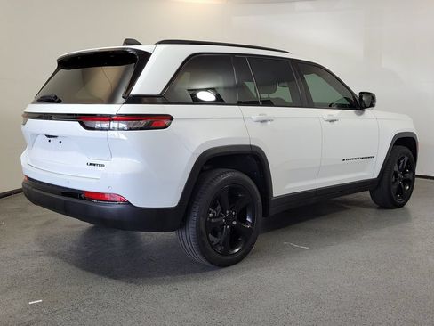 Used 2023 Jeep Grand Cherokee Limited w/ Black Appearance Package RWD image 6