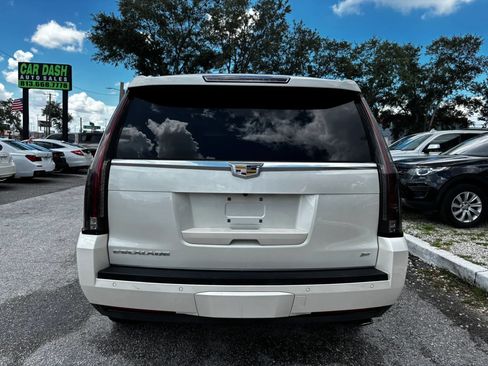 Used 2015 Cadillac Escalade Platinum RWD image 11