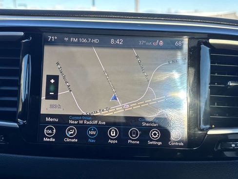 Used 2020 Chrysler Pacifica Touring-L Plus FWD image 19