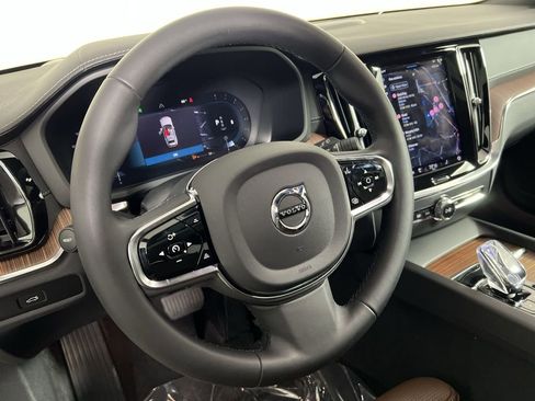 Certified 2024 Volvo V60 B5 Cross Country Ultimate image 13