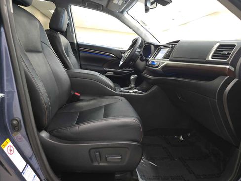 Used 2015 Toyota Highlander Limited Platinum AWD/4WD image 29
