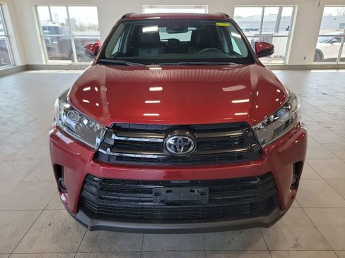 Used 2019 Toyota Highlander AWD V6 image 3