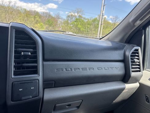 Used 2019 Ford F250 XL w/ Power Equipment Group AWD/4WD image 29