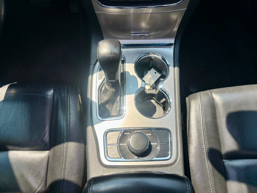 Used 2018 Jeep Grand Cherokee Limited AWD/4WD image 24