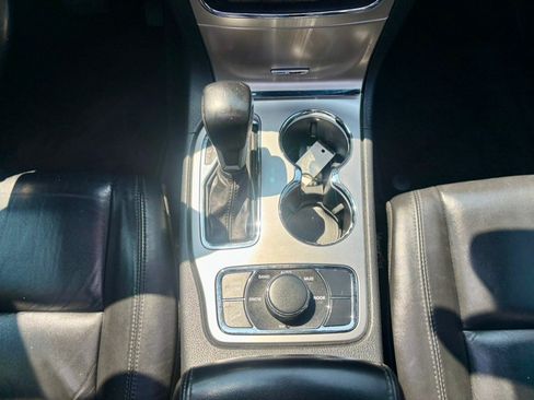 Used 2018 Jeep Grand Cherokee Limited AWD/4WD image 24