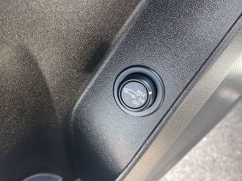 Used 2024 Chevrolet Equinox LT w/ Driver Convenience Package FWD image 16