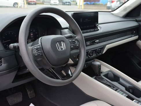 Used 2023 Honda Accord EX image 9