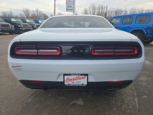Used 2015 Dodge Challenger SXT w/ Sound Group image 9
