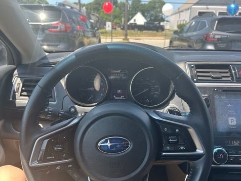 Used 2018 Subaru Outback 2.5i Limited AWD/4WD image 17