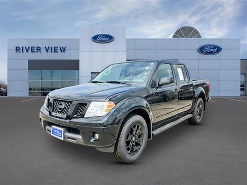 Used 2021 Nissan Frontier SV w/ Midnight Edition Floor Mats AWD/4WD image 3