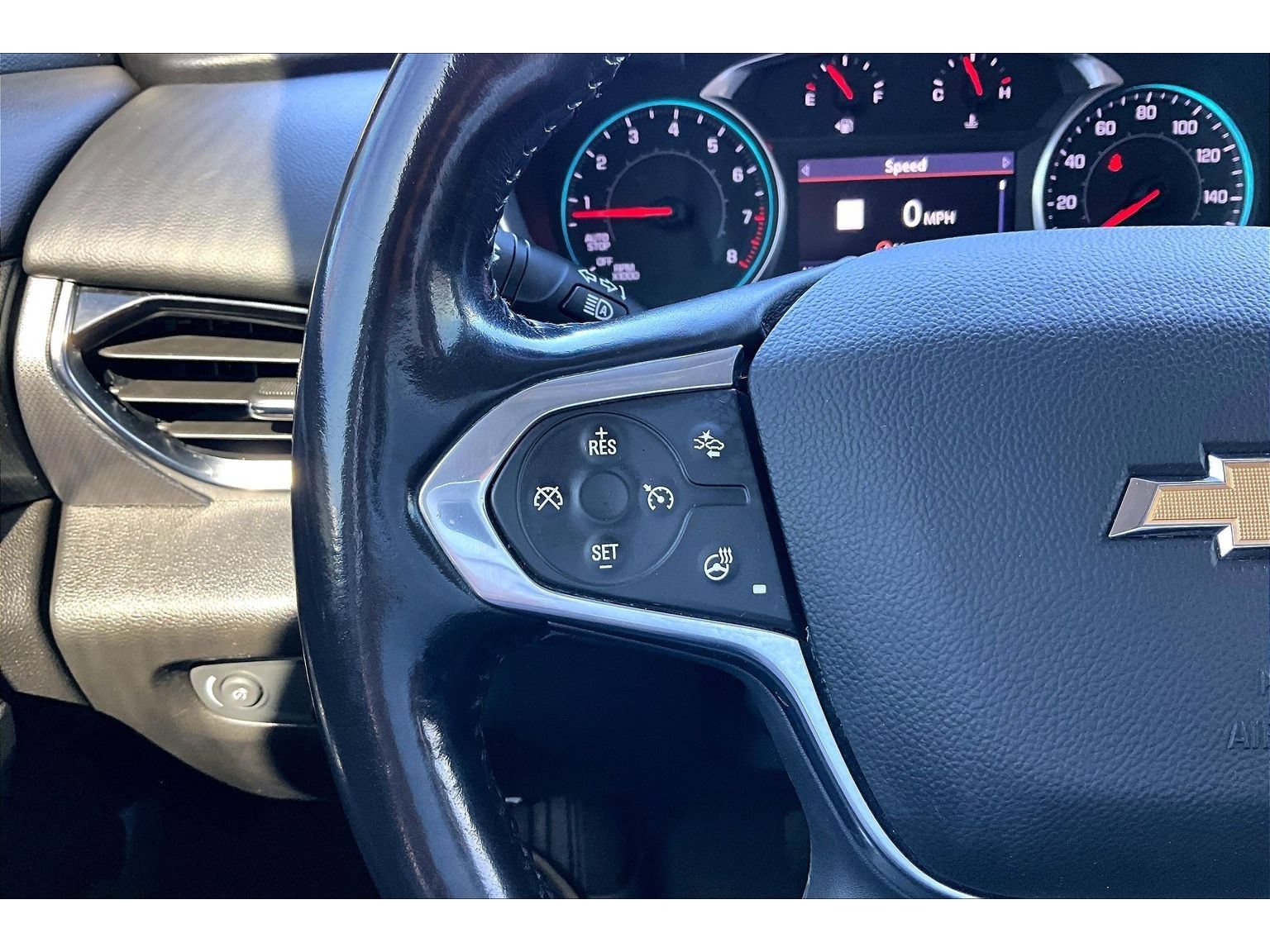 Used 2021 Chevrolet Traverse Premier AWD/4WD image 11