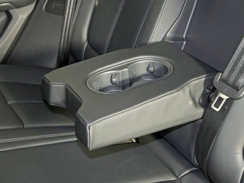 New 2026 Porsche Macan image 34