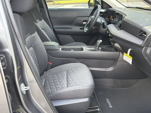 New 2026 Nissan Kicks SV w/ SV Premium Package FWD image 15
