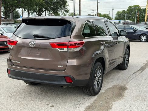 Used 2018 Toyota Highlander XLE FWD image 10