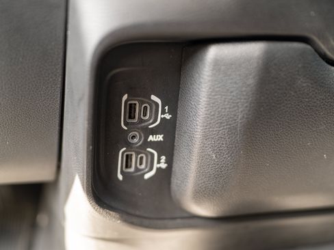 Used 2022 RAM 2500 Laramie AWD/4WD image 32