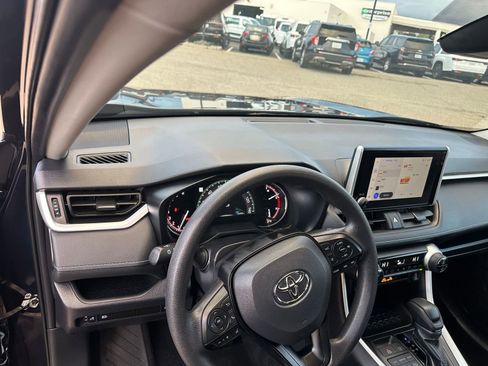 Used 2025 Toyota RAV4 XLE image 35