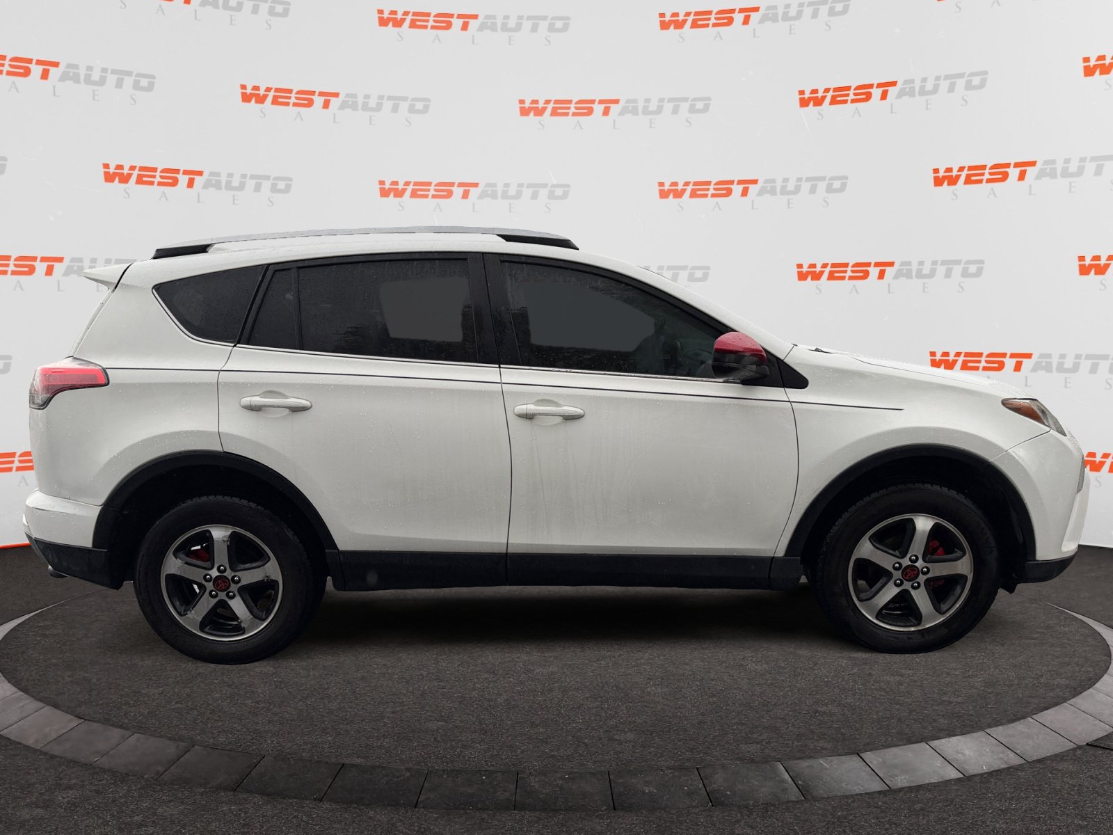 Used 2018 Toyota RAV4 LE w/ All Weather Liner Package AWD/4WD image 6