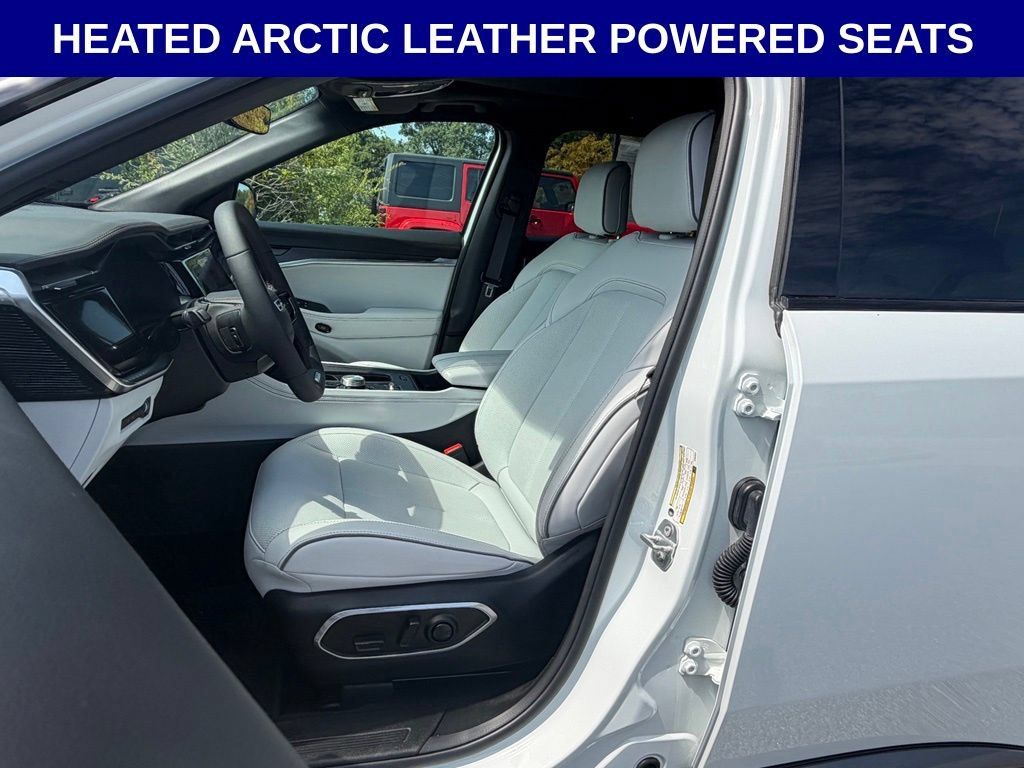 Used 2025 Jeep Wagoneer S Limited AWD/4WD image 6