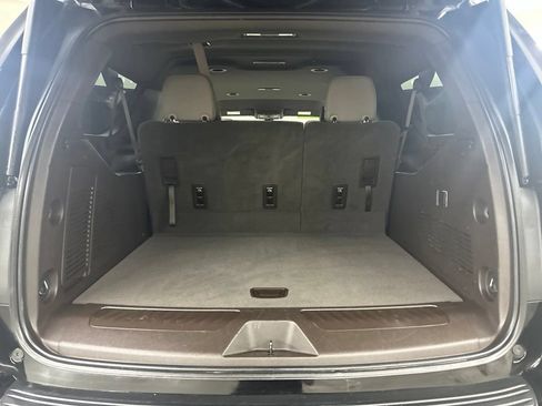 Used 2021 Chevrolet Suburban LT AWD/4WD image 31