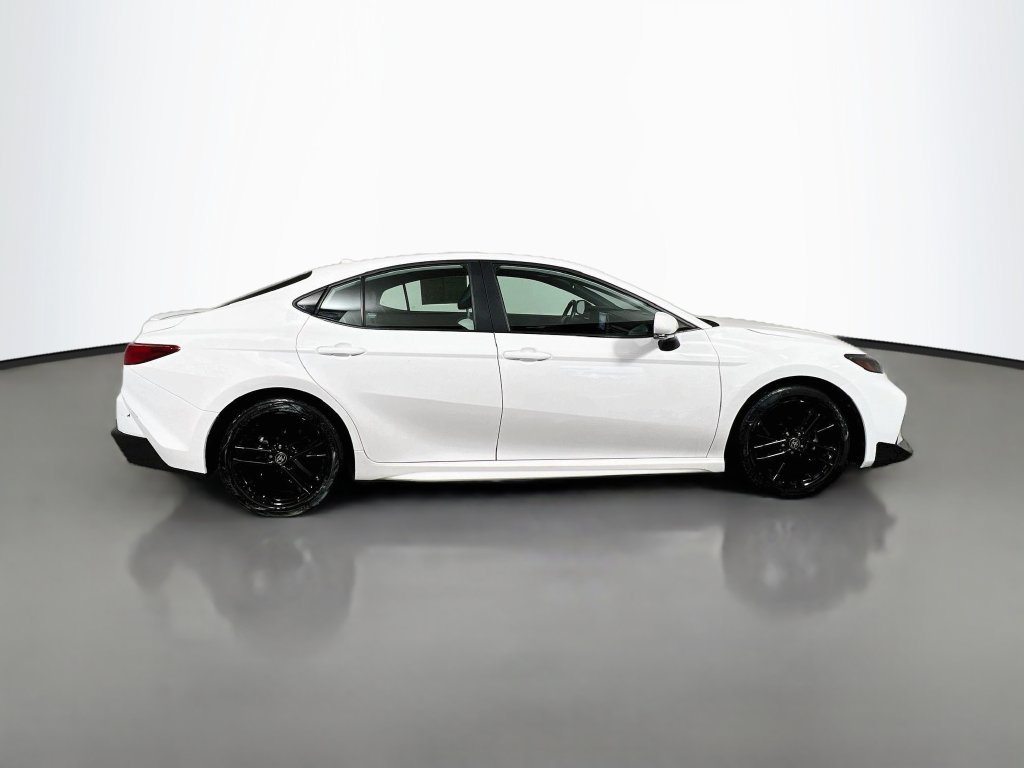 Used 2025 Toyota Camry SE FWD image 2