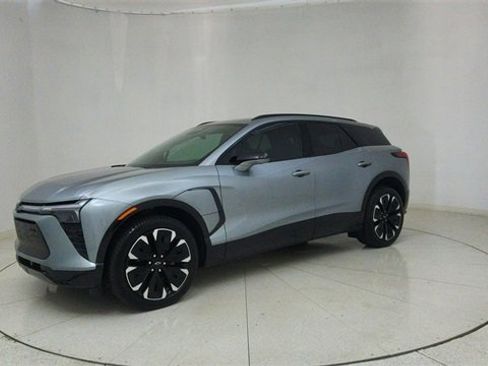 Used 2025 Chevrolet Blazer EV RS image 66