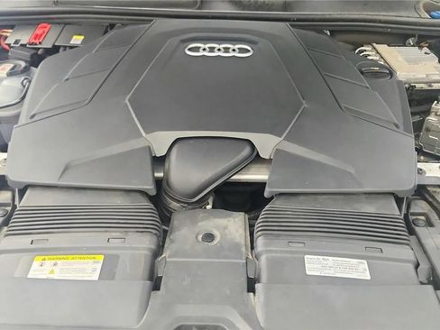Used 2022 Audi Q8 Prestige AWD/4WD image 39