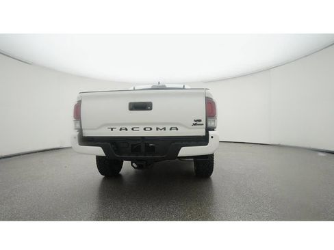 Used 2022 Toyota Tacoma TRD Sport w/ Technology Package AWD/4WD image 27