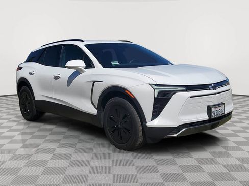 Used 2026 Chevrolet Blazer EV LT w/ Midnight/Sport Edition image 2