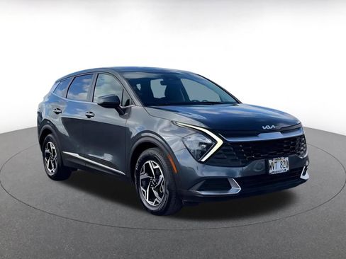 Used 2023 Kia Sportage LX image 2