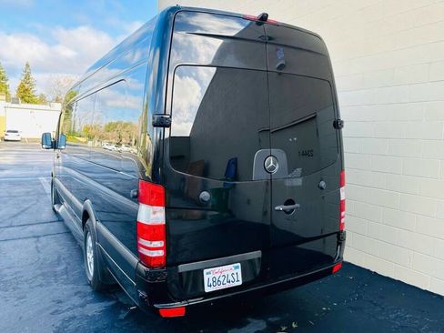 Used 2014 Mercedes-Benz Sprinter 2500 image 7