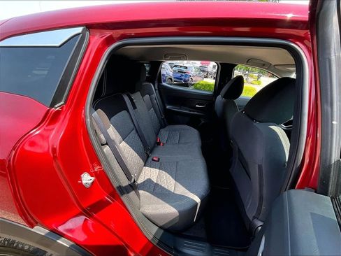 Used 2025 Nissan Kicks SV AWD/4WD image 16
