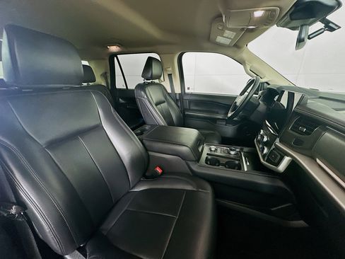 Used 2024 Ford Expedition Max XLT image 31