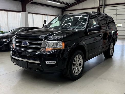 Used 2017 Ford Expedition Limited w/ Equipment Group 301A AWD/4WD image 5