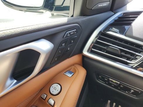 Used 2022 BMW X7 M50i w/ Luxury Seating Package image 42