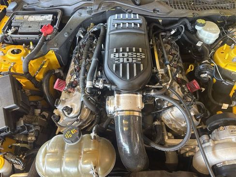 Used 2017 Ford Mustang GT w/ Black Accent Package image 5