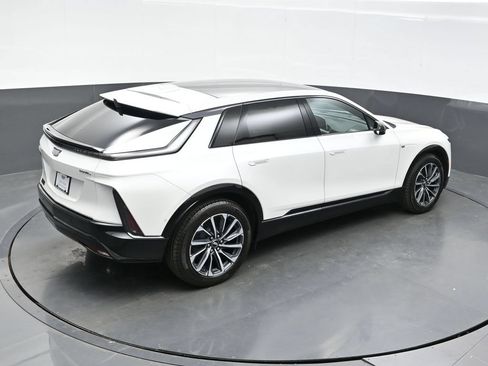 Certified 2024 Cadillac Lyriq Sport AWD/4WD image 35