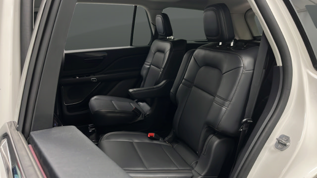 Used 2025 Lincoln Aviator AWD image 21
