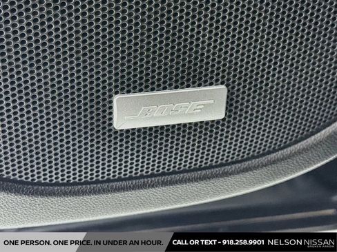 Used 2023 GMC Acadia SLE w/ Driver Convenience Package FWD image 18