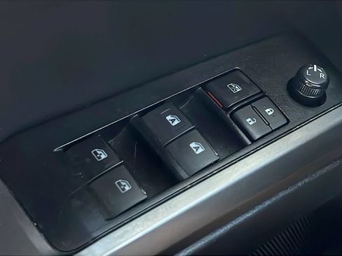 Used 2023 Toyota Tacoma SR5 w/ Technology Package RWD image 18