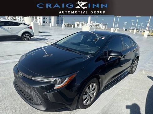 Used 2022 Toyota Corolla LE FWD image 1