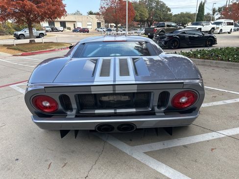 Used 2006 Ford GT image 11